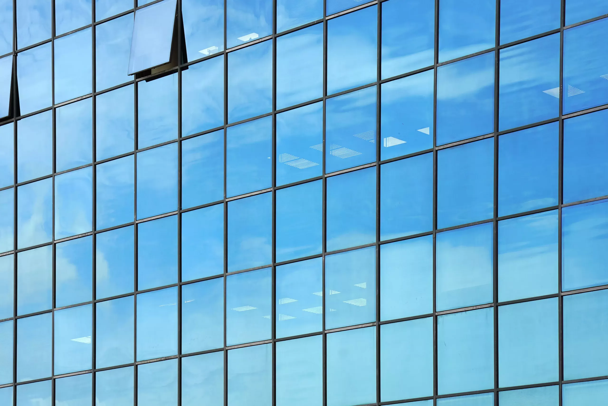 fachadas de cristal Construcción de bibliotecas y centros culturales en Soria